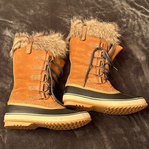 Joan of Arc Sorel boots